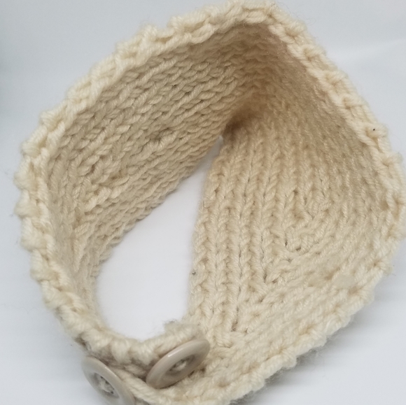 Winter headband with broach - Picture 5 of 6